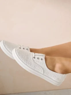 Wit - Geborduurde veterloze canvas instapsneakers