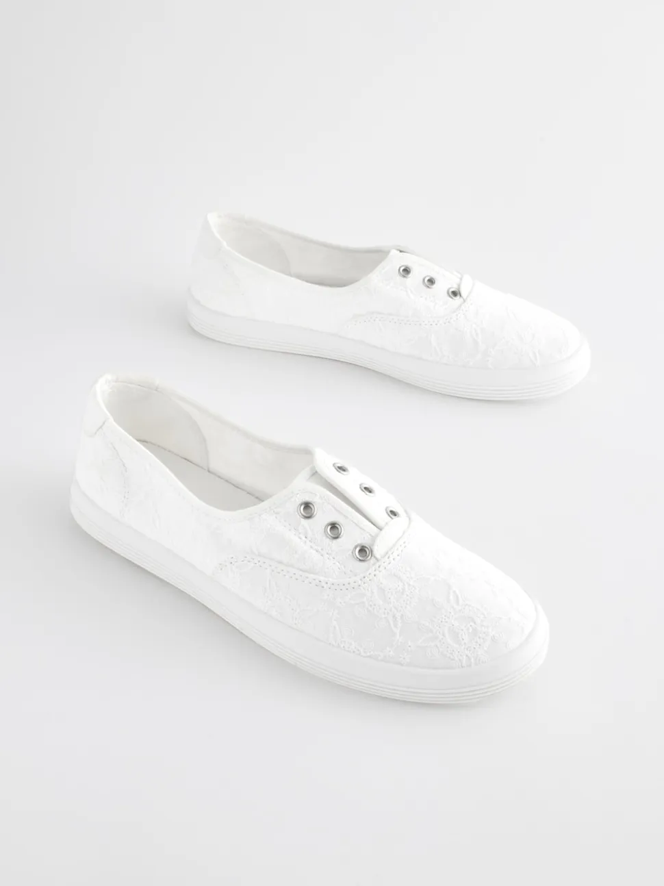 Wit - Geborduurde veterloze canvas instapsneakers