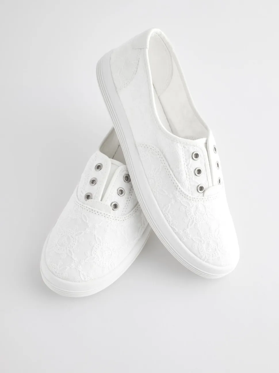 Wit - Geborduurde veterloze canvas instapsneakers