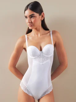 Wit - Kanten body met cups en sterke buikcorrectie