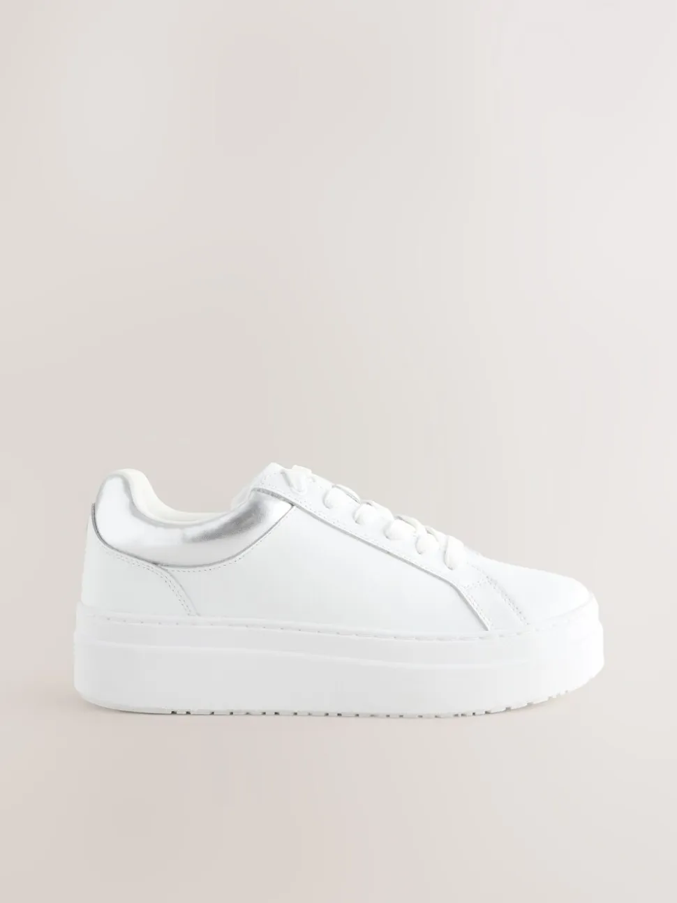 Wit - Leren sneakers met ronde neus en dikke vetersluiting