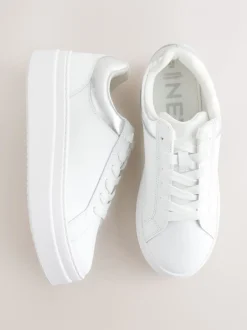 Wit - Leren sneakers met ronde neus en dikke vetersluiting