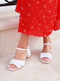 Wit - Linzi Wide Fit Vivian Heeled Sandals With Crossover Front Strap
