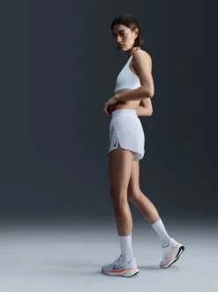 Wit - Nike Swoosh sportbeha met vulling en medium ondersteuning