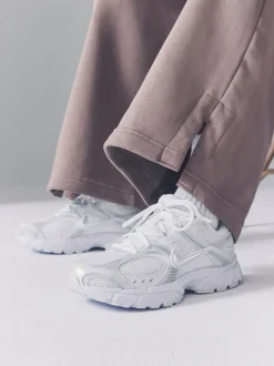 Wit - Nike Vomero V5 hardloopsneakers