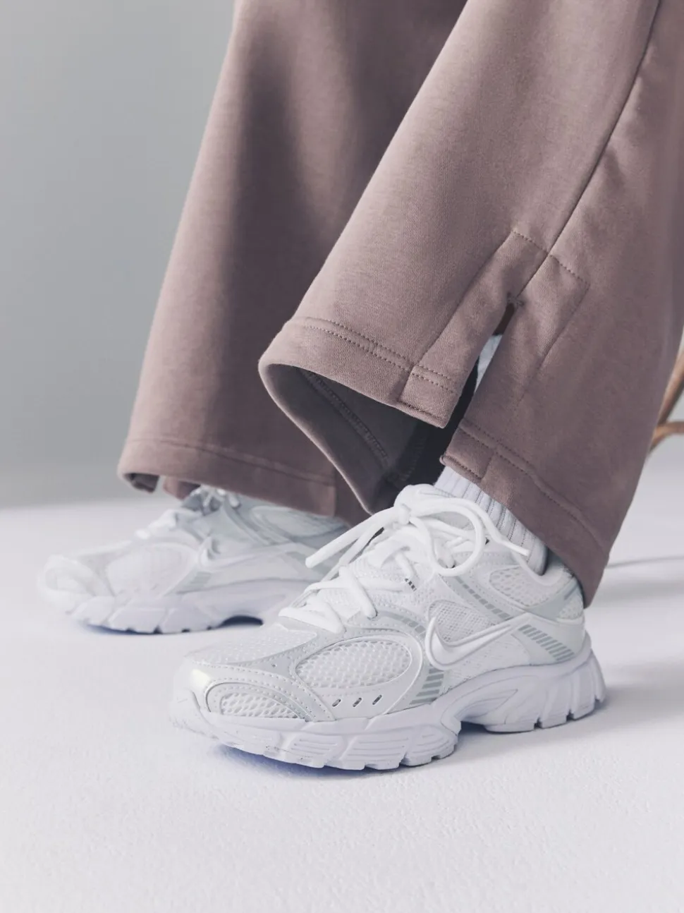 Wit - Nike Vomero V5 hardloopsneakers