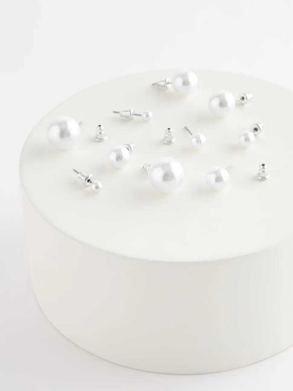 Wit - Oorknopjes met pareleffect 5 stuks