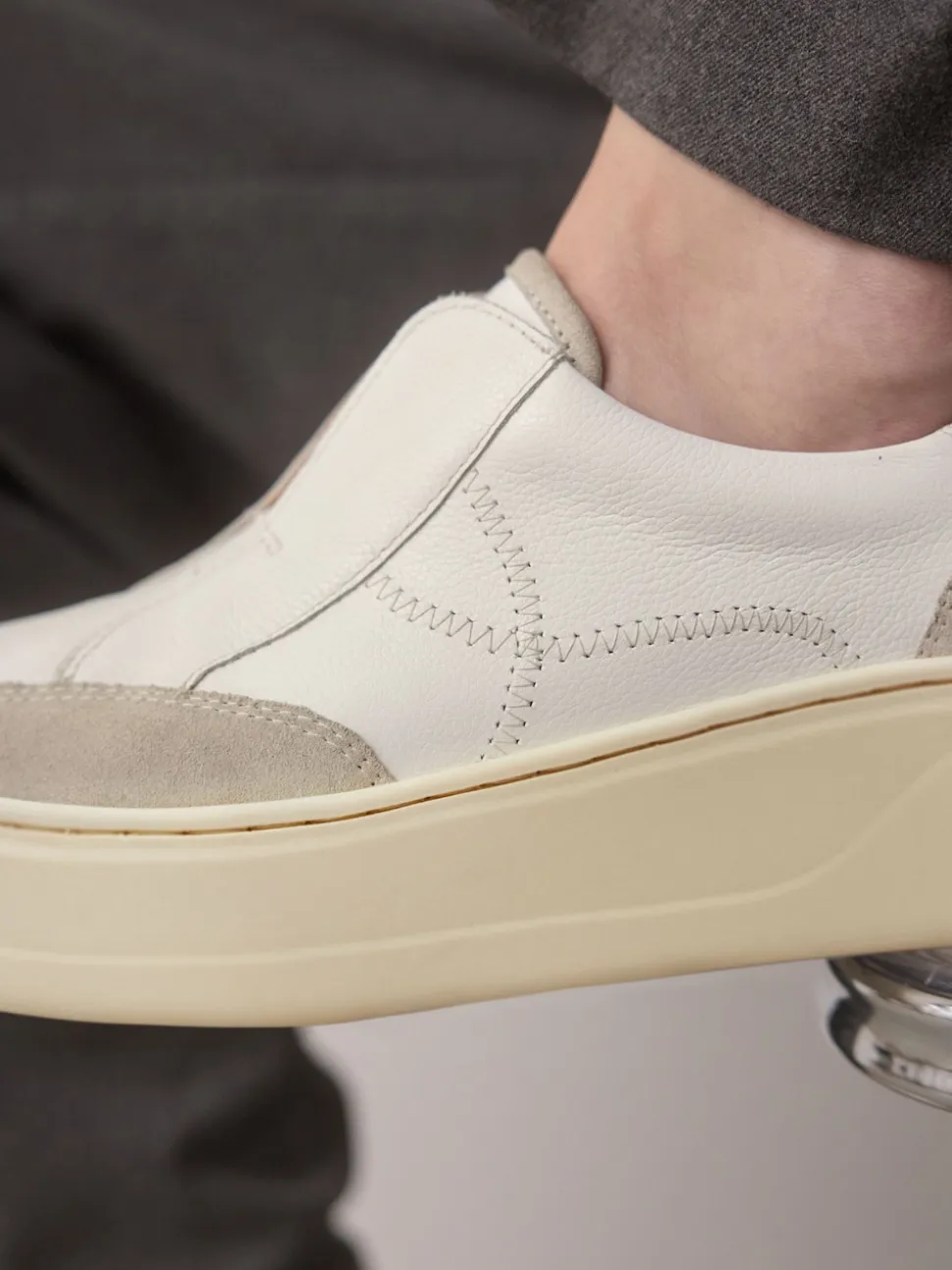 Wit - Signature leren instapsneakers met dikke zool en plateauzool