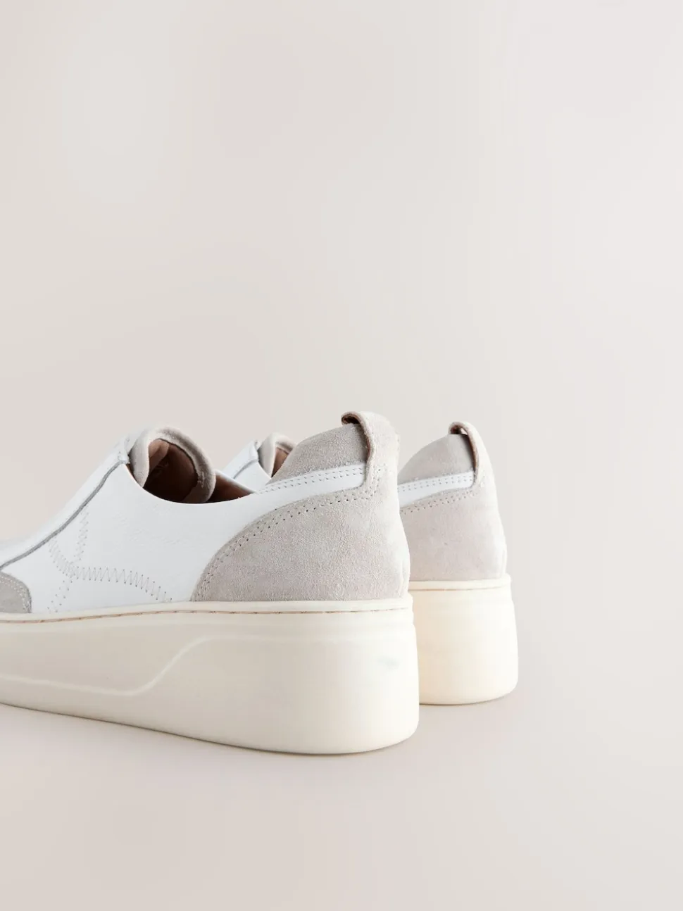 Wit - Signature leren instapsneakers met dikke zool en plateauzool