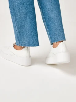 Wit - Signature leren sneakers met dikke plateauzolen en sleehak