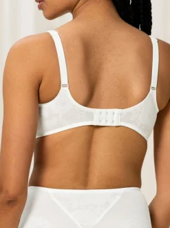 Wit - Triumph Wild Rose Sensation - Minimaliserende Beha met Beugel