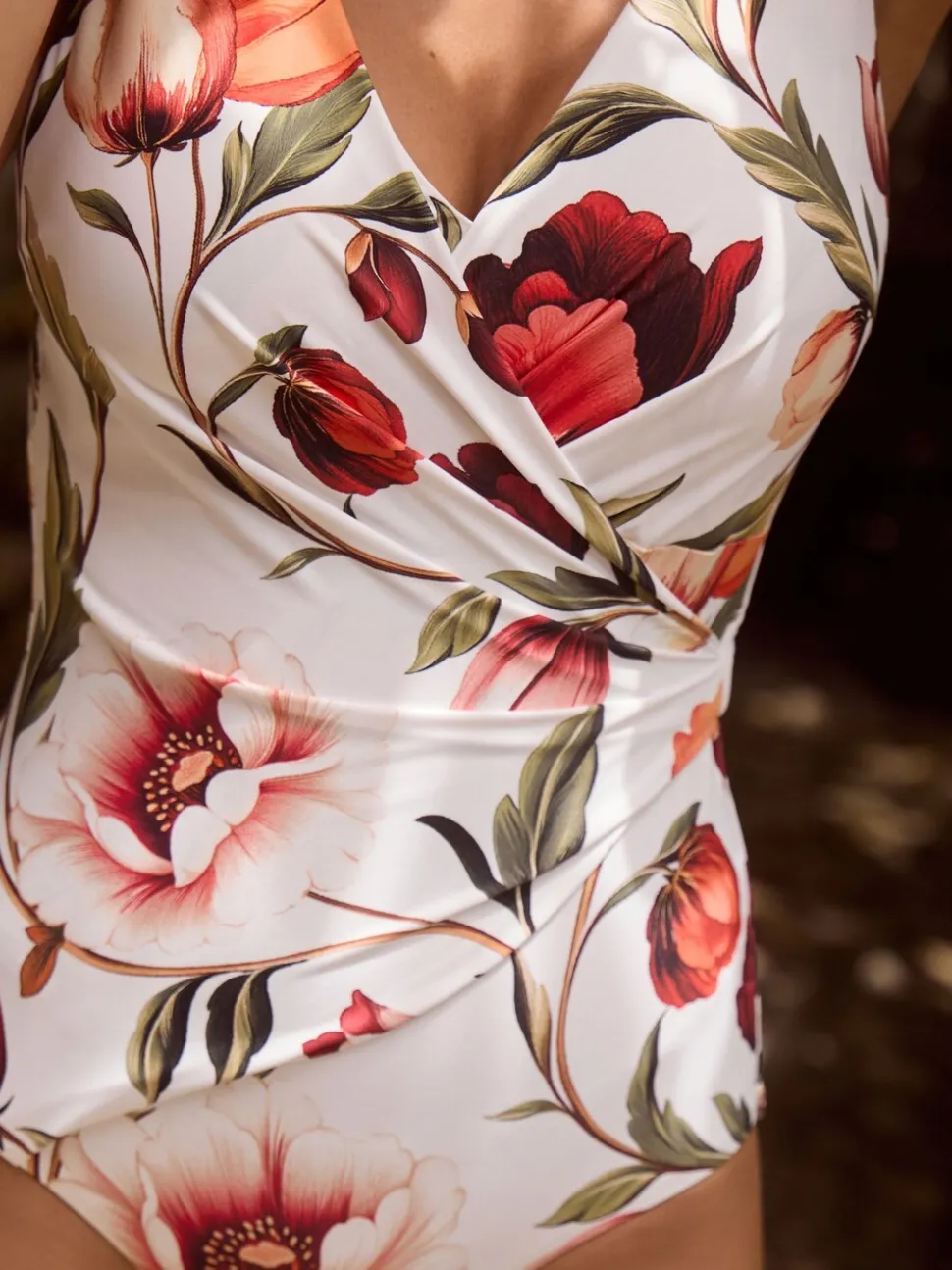Wit en Rood Bloemen - Wrap Tummy Control Swimsuit