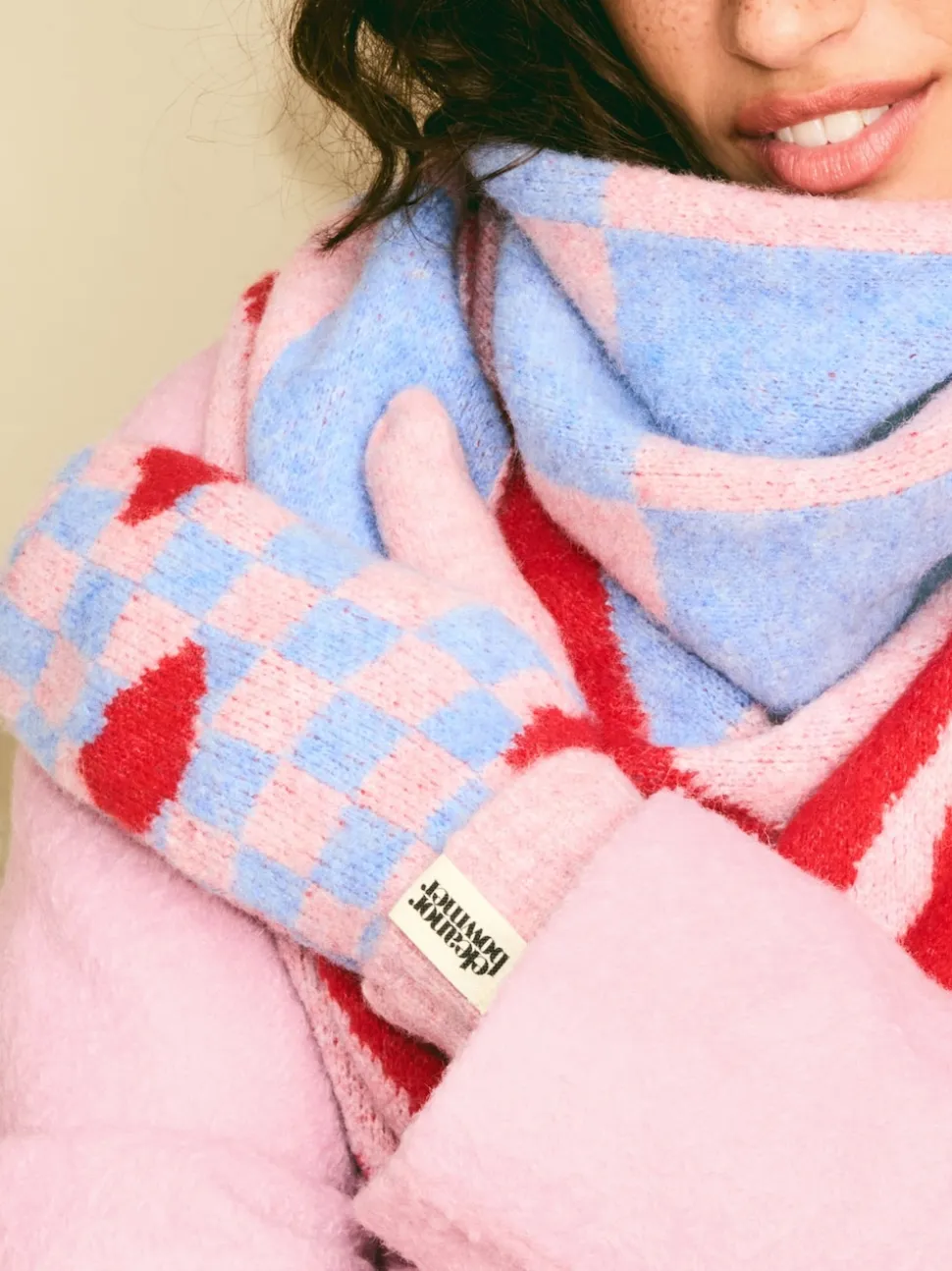 Wit/zwart - Eleanor Bowmer geruite wanten met lippenmotief