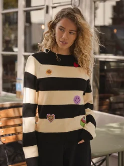 Yellow/Black Stripe Badge - Superzachte trui met ronde hals en lange mouwen