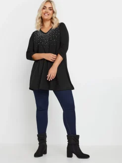 Yours - Curve soepelvallende top met studs