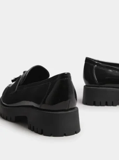 Yours Curve - Wijde lakleren loafers met kwastjes