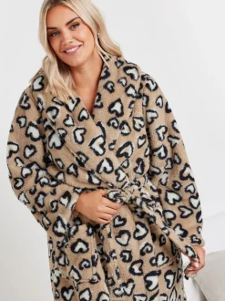 Yours Curve donzige badjas met luipaardprint en hartvormige sjaalkraag
