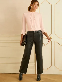 Zachtroze met hart - Love & Roses Hardware Detail Flute Sleeve Blouse