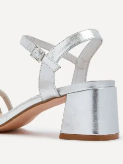 Zilver - Linzi Bunty sandals met blokhak en diamanté bandjes