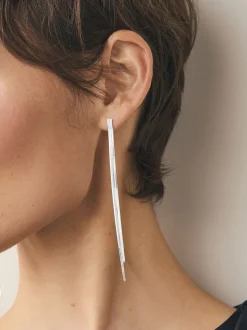 Zilverkleurig - Oorbellen met glinsterende hangers