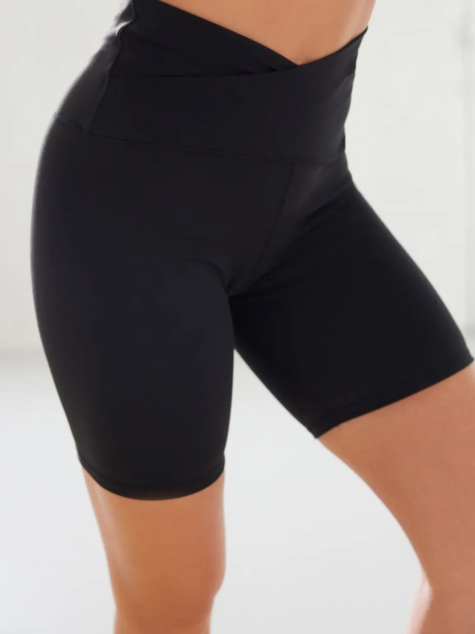 Zwart - Active Sports fietsshort met tailleoverslag