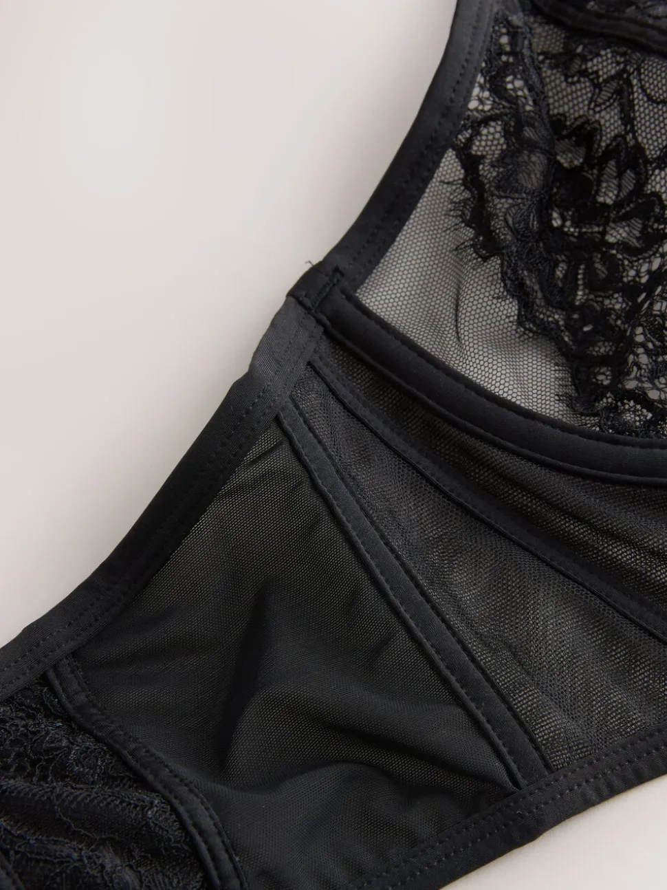 Zwart - A-E Lace Bra