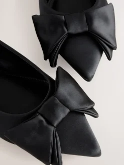Zwart - Ballerina's met spitse neus en strik
