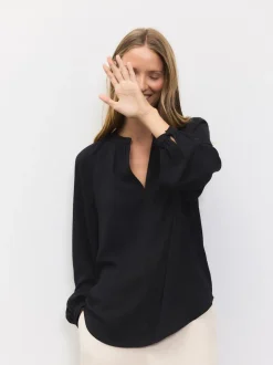 Zwart - Blouse met V-hals en lange mouwen