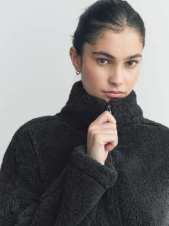 Zwart - Borg fleece met korte rits