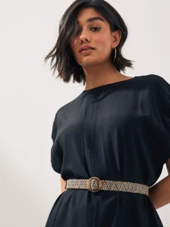 Zwart - Brede riem met raffia-effect en vierkante gesp