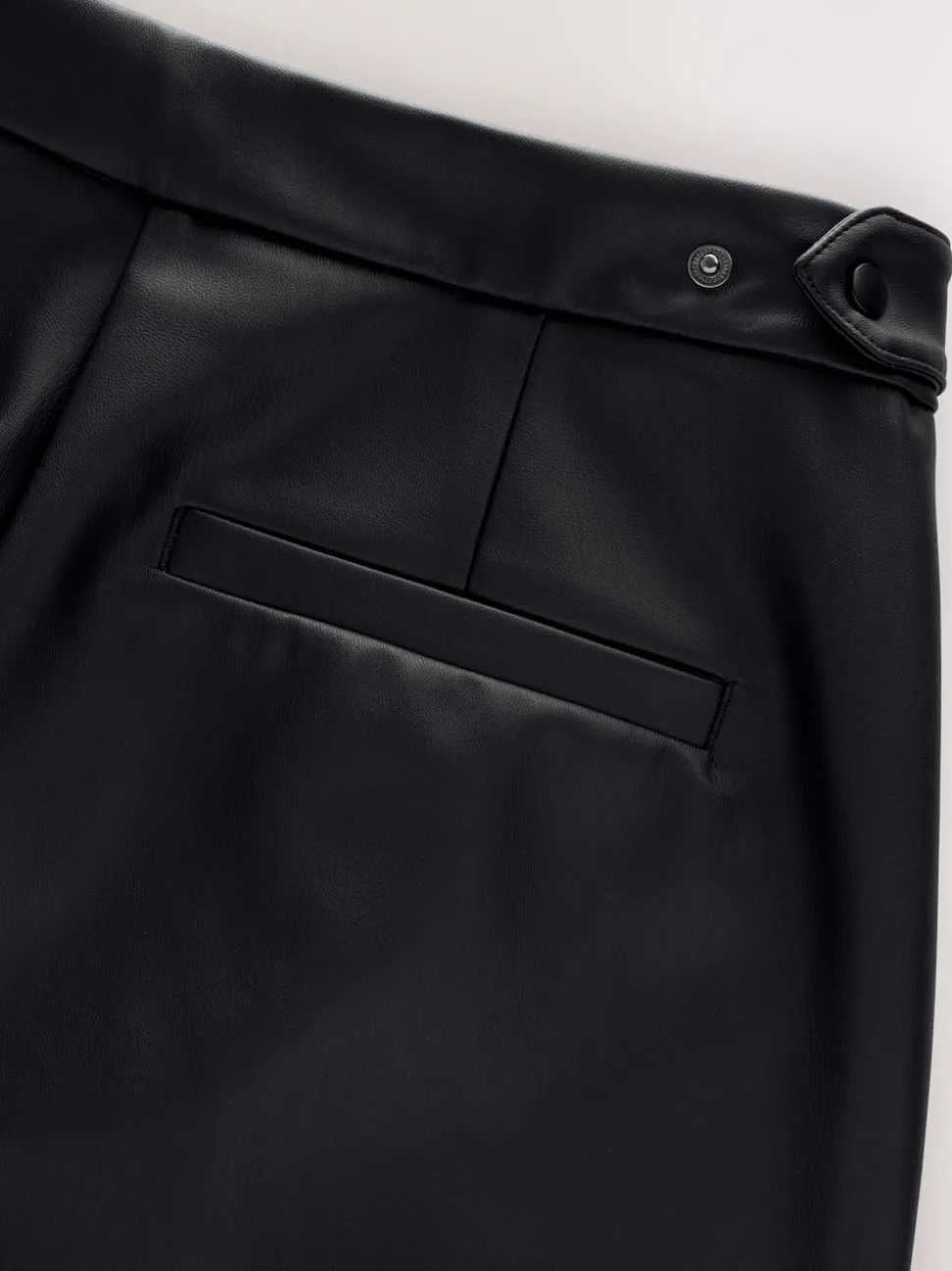 Zwart - Broek met benen van imitatieleer