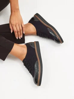 Zwart - Brogue Lace Up Chunky Sole Shoes