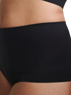 Zwart - Chantelle gladde comfortabele licht-vormgevende slip met hoge taille