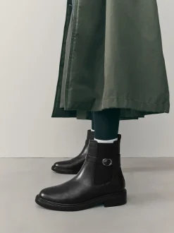 Zwart - Chelsea Boots met gesp