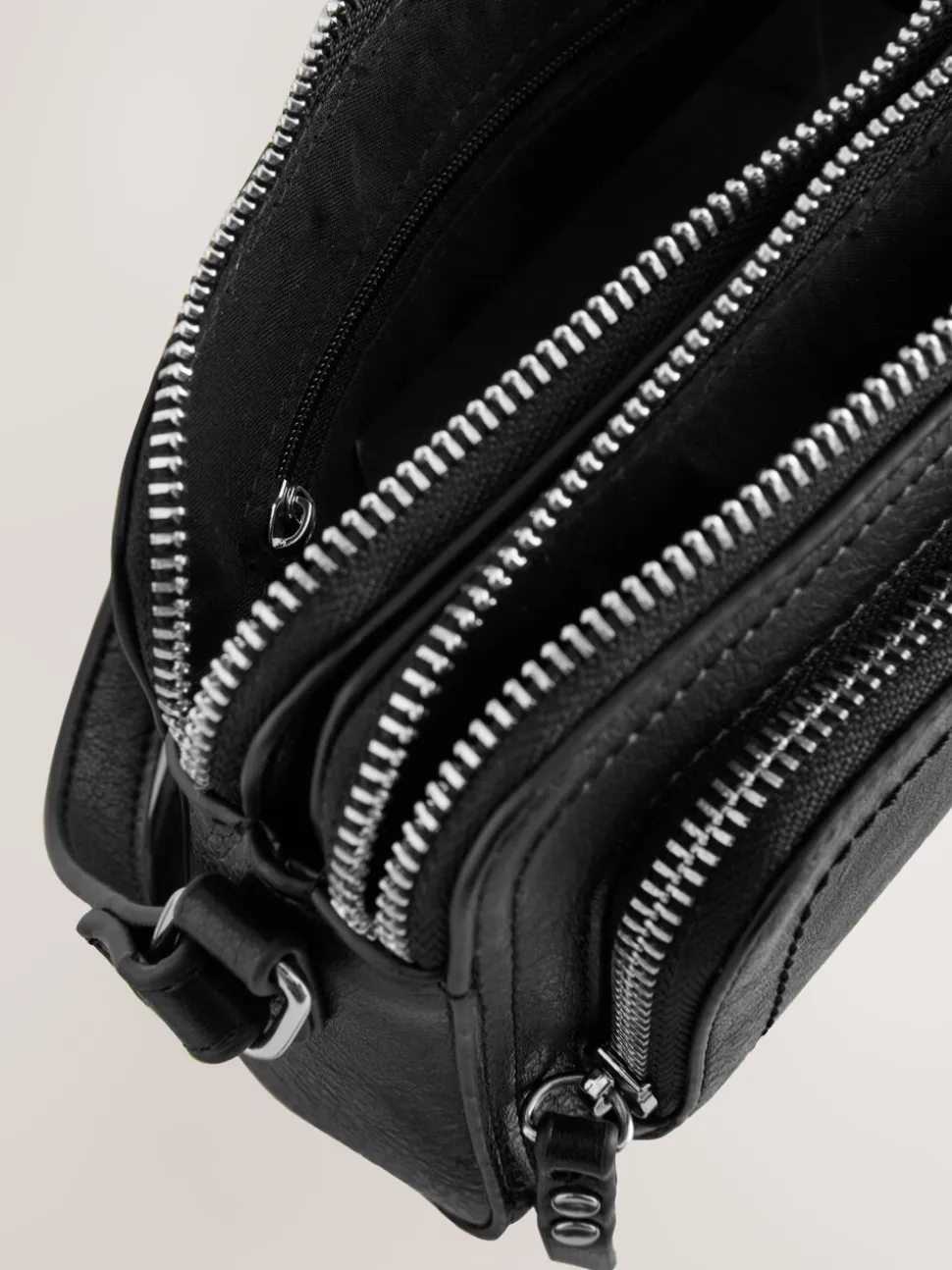 Zwart - Crossbodytas met dubbele rits
