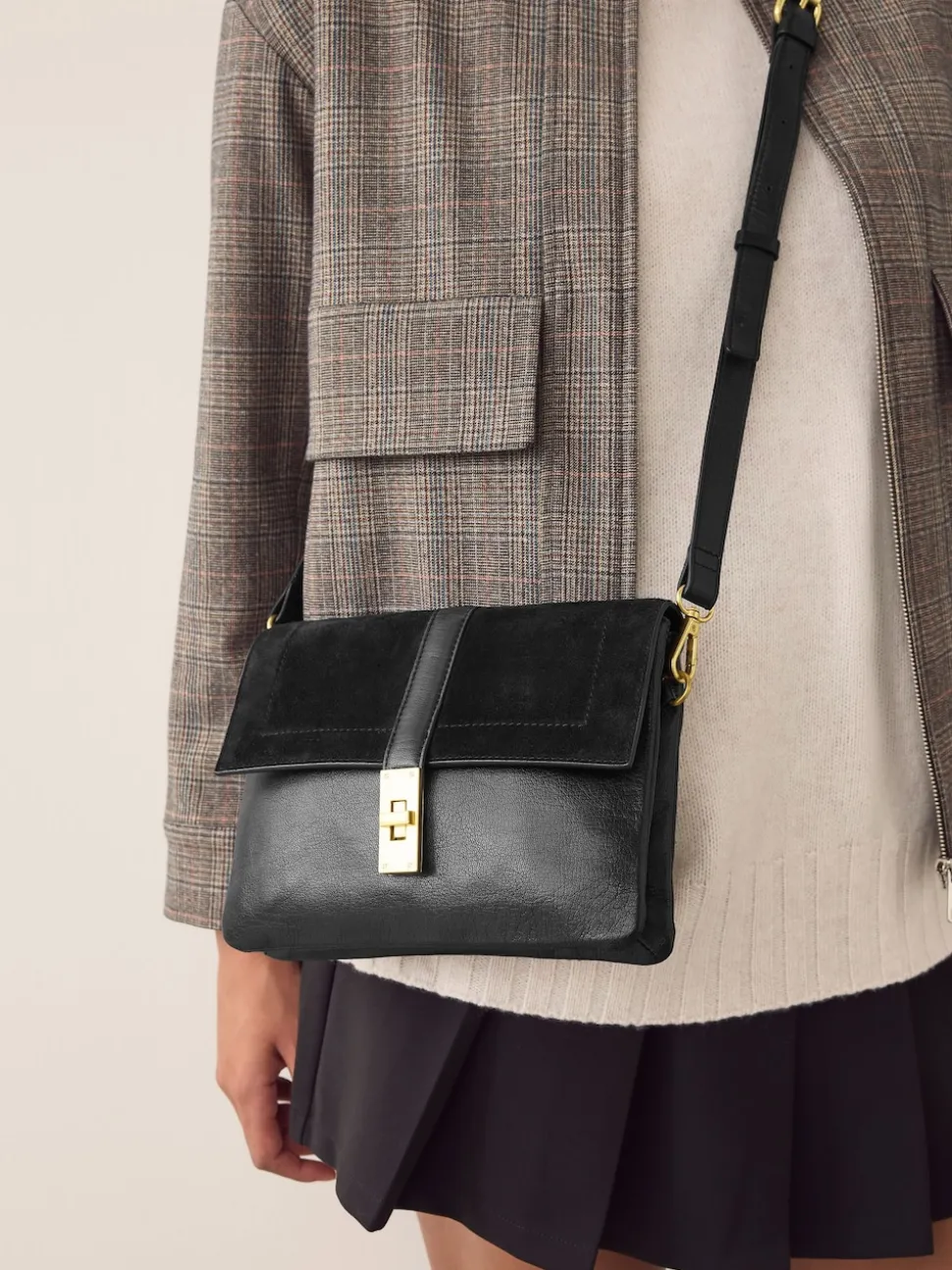 Zwart - Crossbodytas met imitatie krokodillenleer
