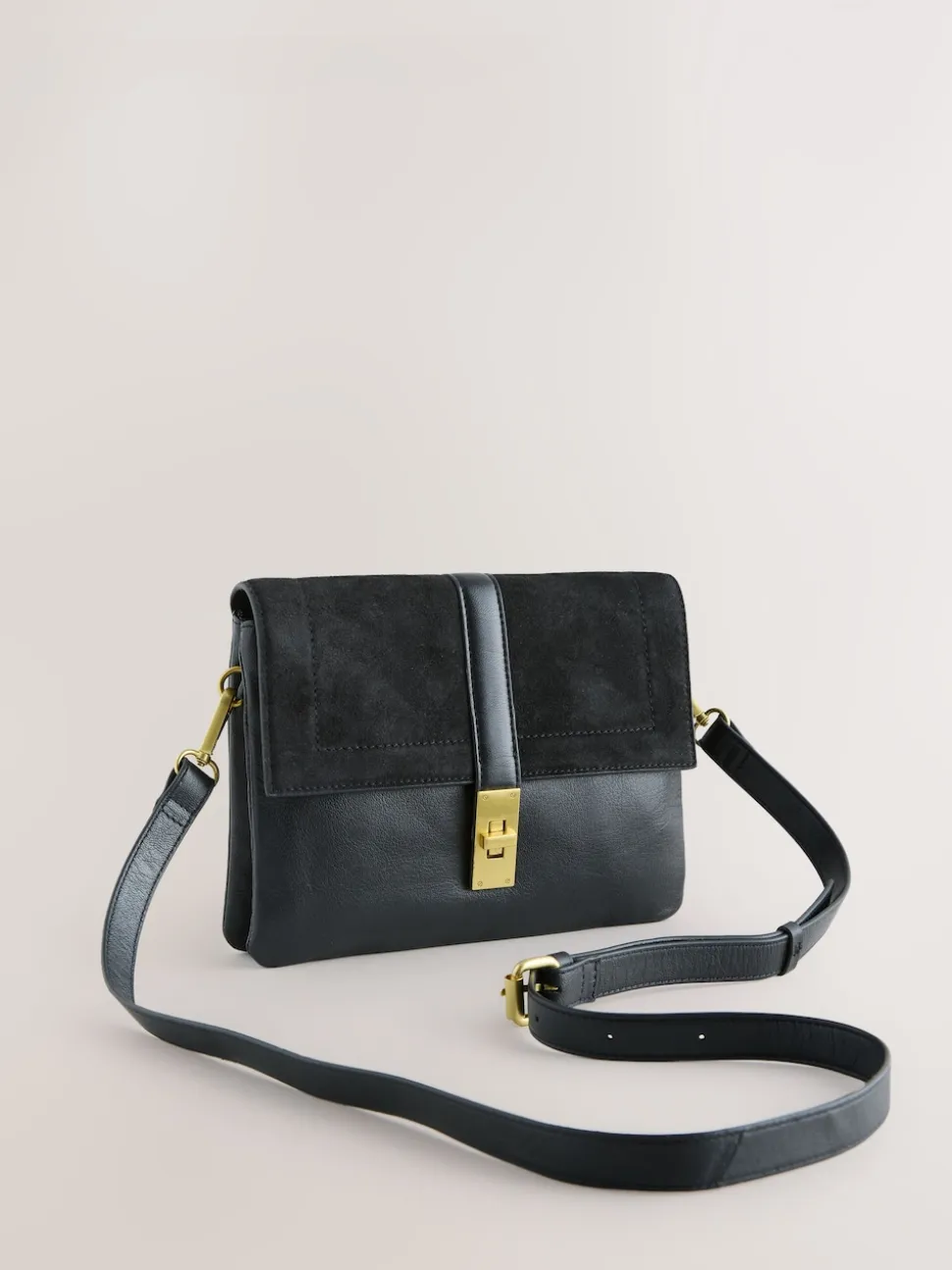 Zwart - Crossbodytas met imitatie krokodillenleer