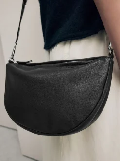 Zwart - Crossbodytas van leer met band