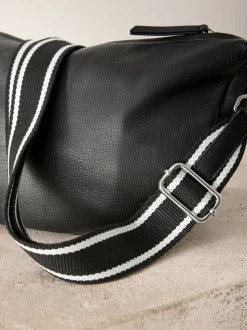 Zwart - Crossbodytas van leer met band