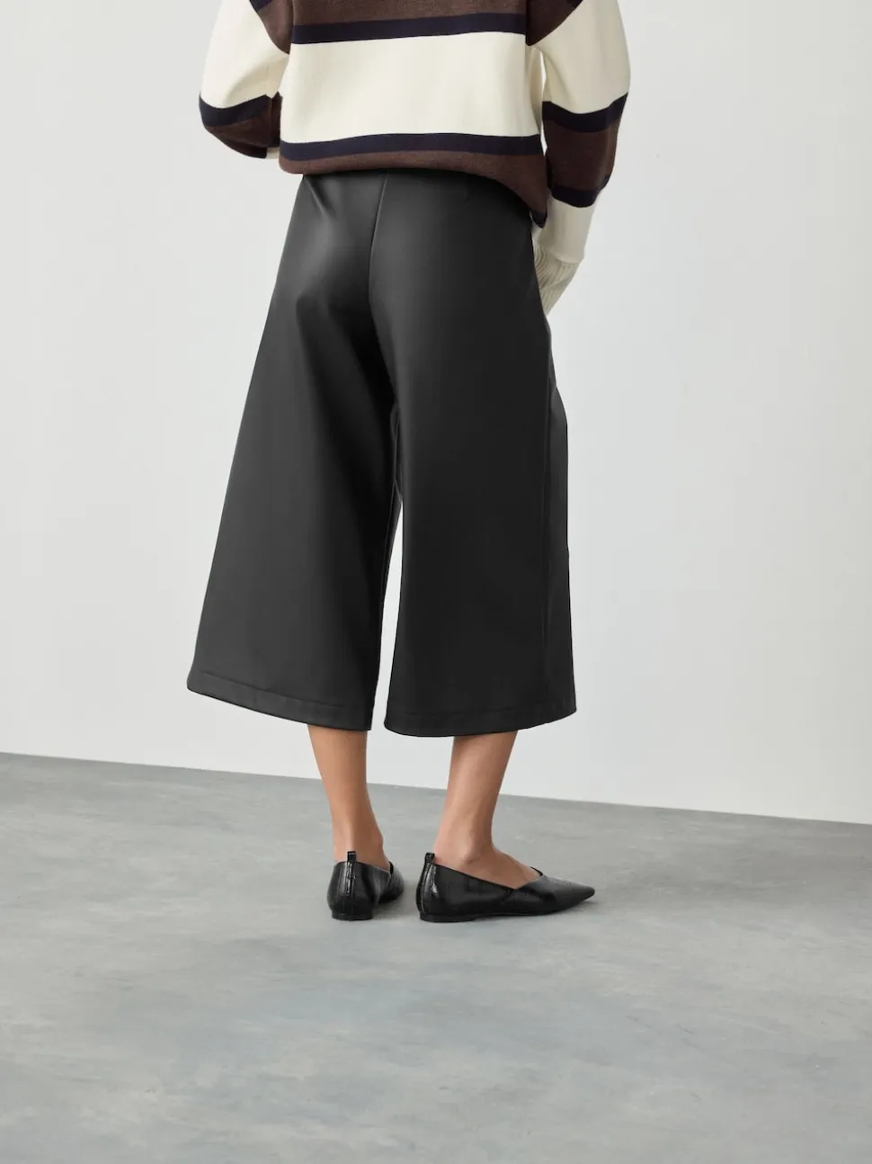 Zwart - Faux Leather Jort Trousers