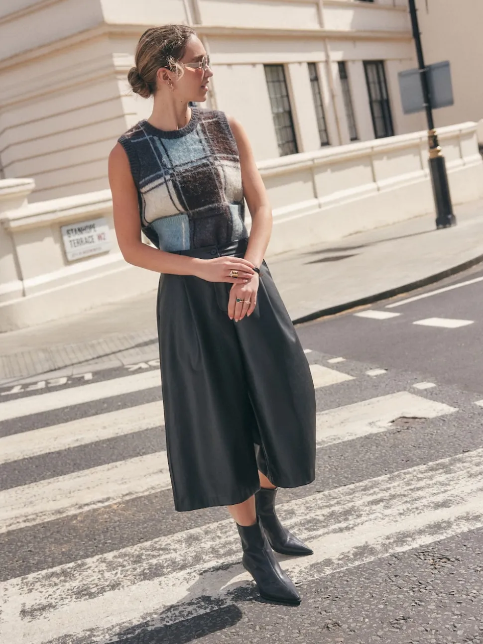 Zwart - Faux Leather Jort Trousers