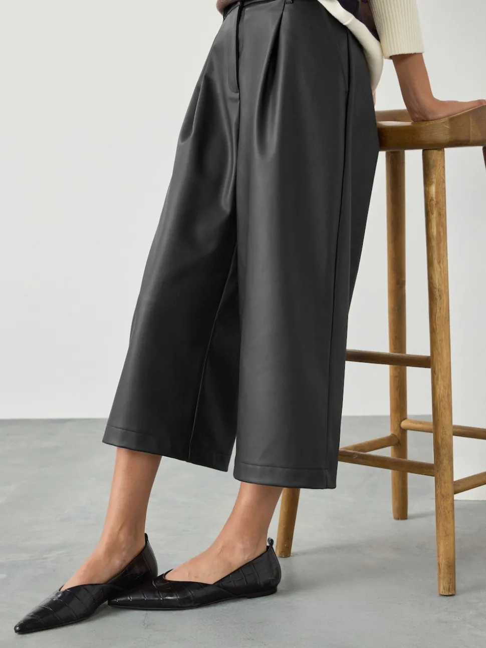 Zwart - Faux Leather Jort Trousers