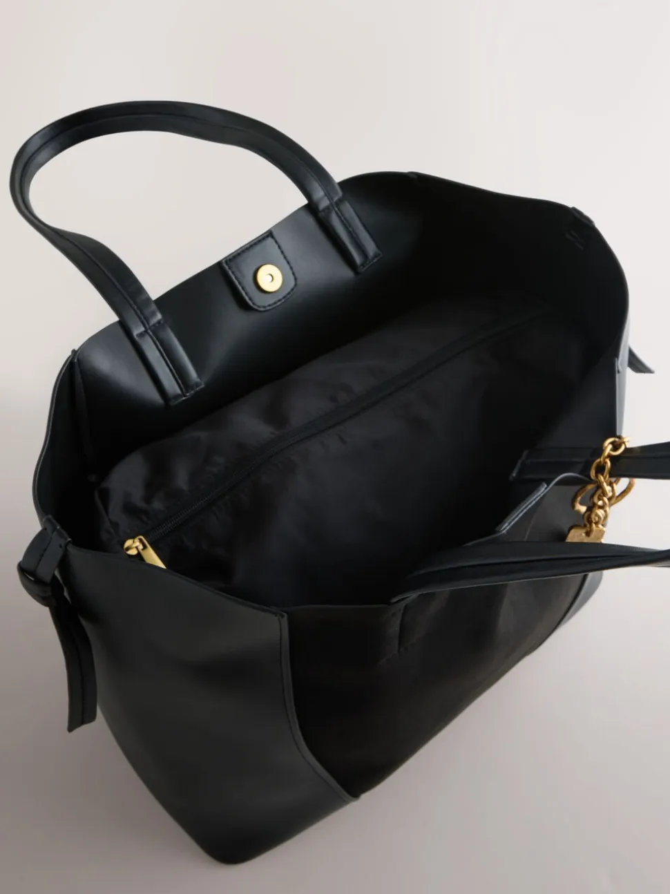 Zwart - Faux Suede Mix Charm Shoulder Bag
