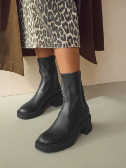 Zwart - Forever Comfort® - Enkellange soklaarzen met grove zool