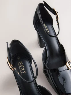 Zwart - Forever Comfort® Buckle Closed Toe Block Heels