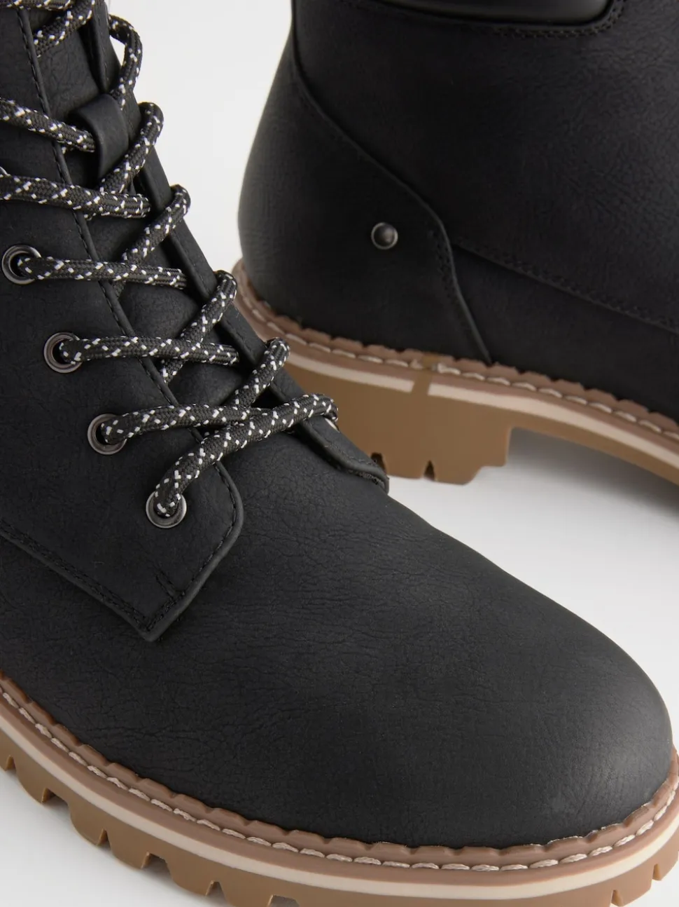 Zwart - Forever Comfort® casual enkellaarsjes met veters