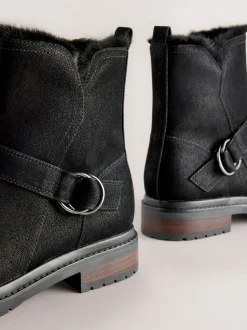 Zwart - Forever Comfort® Faux Fur Hardware Ankle Boots
