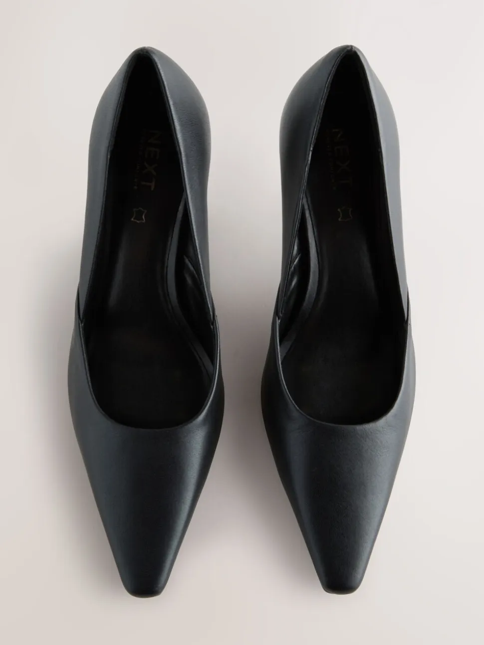 Zwart - Forever Comfort® leren pumps met puntneus en hak
