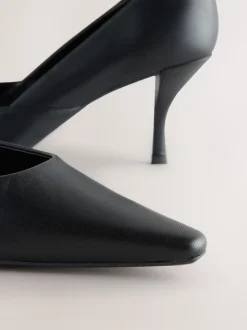 Zwart - Forever Comfort® leren pumps met puntneus en hak