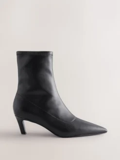 Zwart - Forever Comfort® Pointed Toe Sock Boots